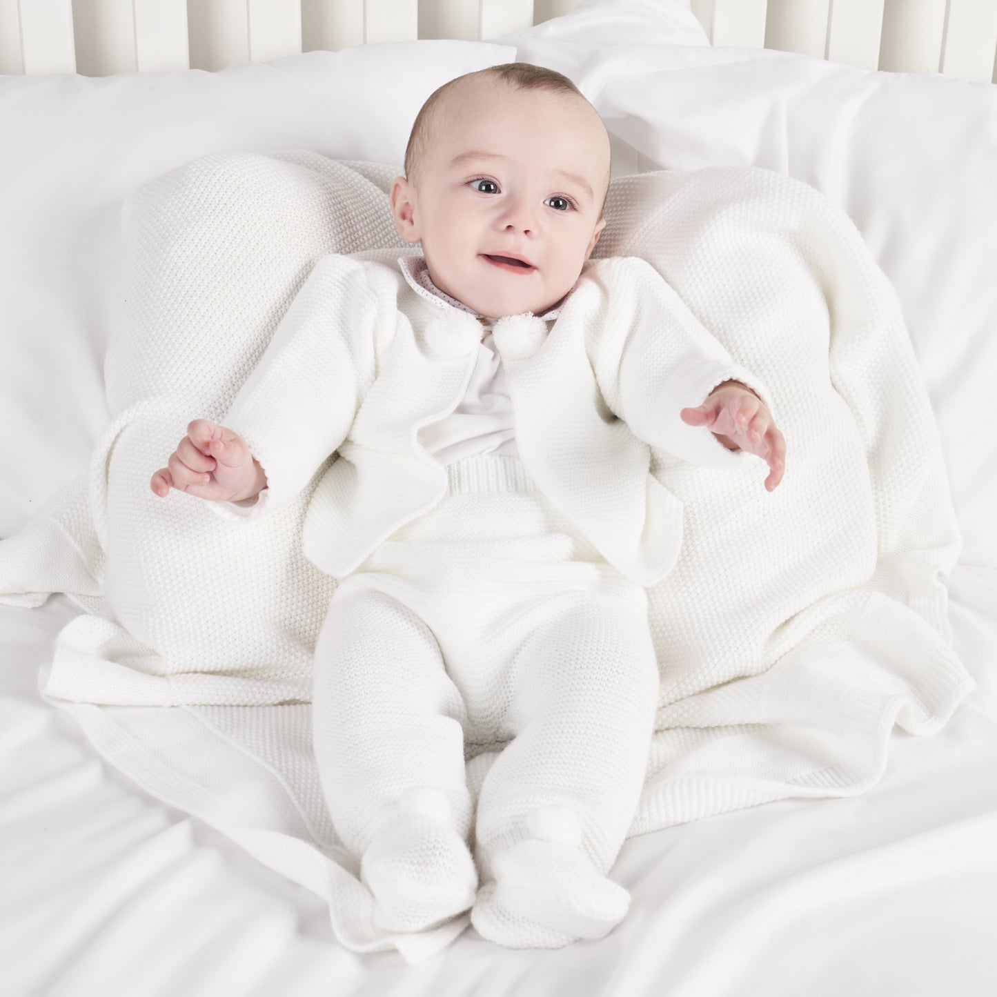 Dandelion White Pom Pom Knitted Set